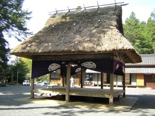 image004