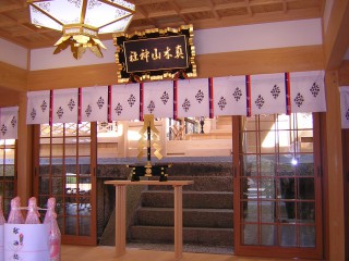 image004